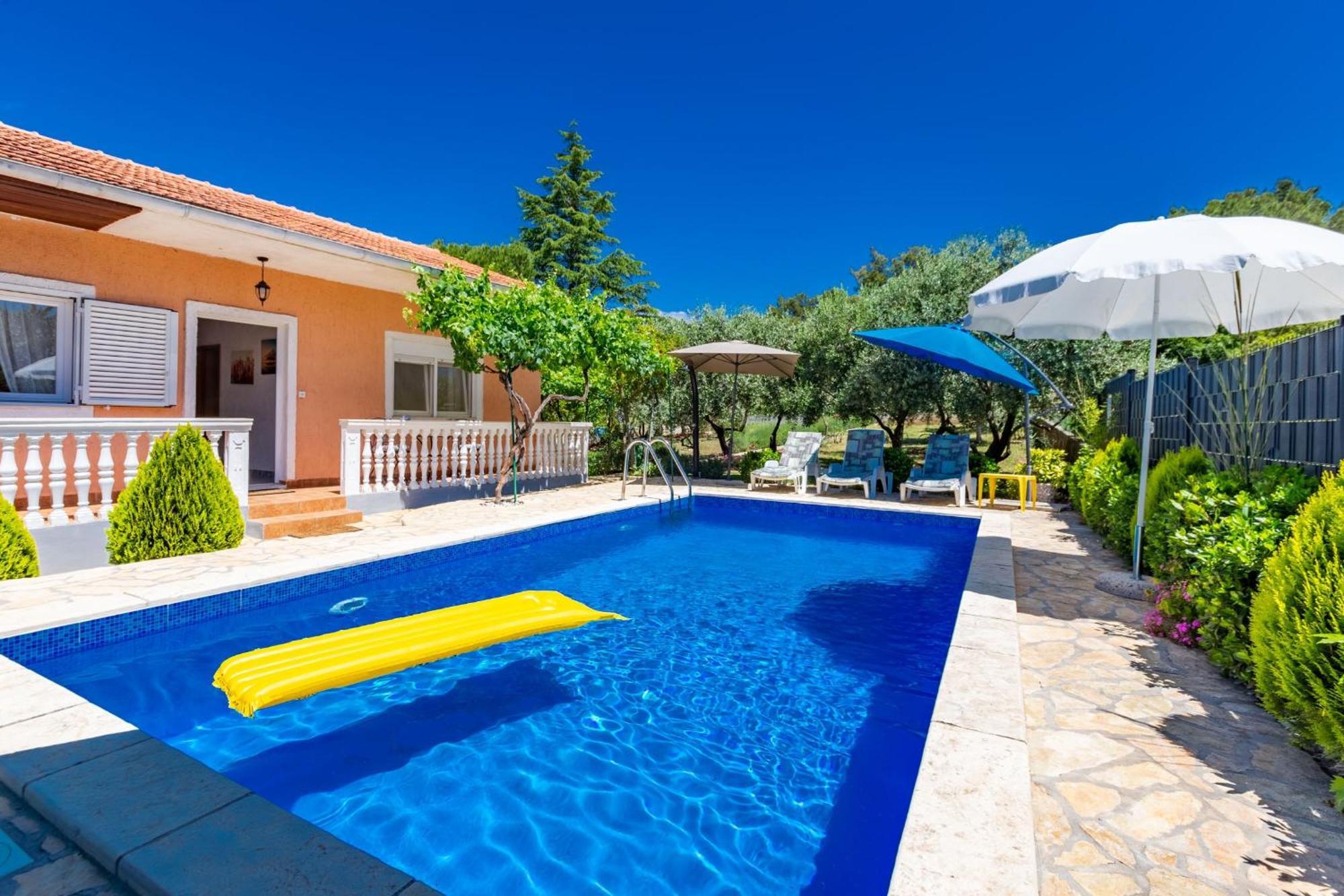 Holiday Home Flora Zadar Zewnętrze zdjęcie